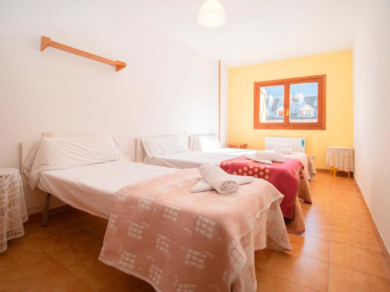 Apartamentos Villanua 3000 ภายนอก รูปภาพ